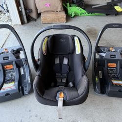 Chicco KeyFit 35 Bravo Primo w/ 2 Bases