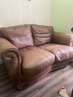Beautiful love seat couch