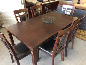 BRAND NEW 6 CHAIR DINING TABLE