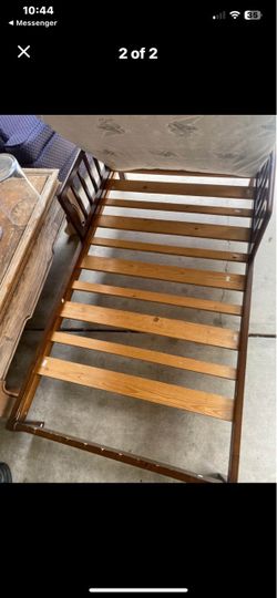 Toddler bed