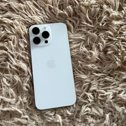 iPhone 15 Pro Max 