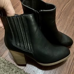 Women’s Boots Size 7.5 