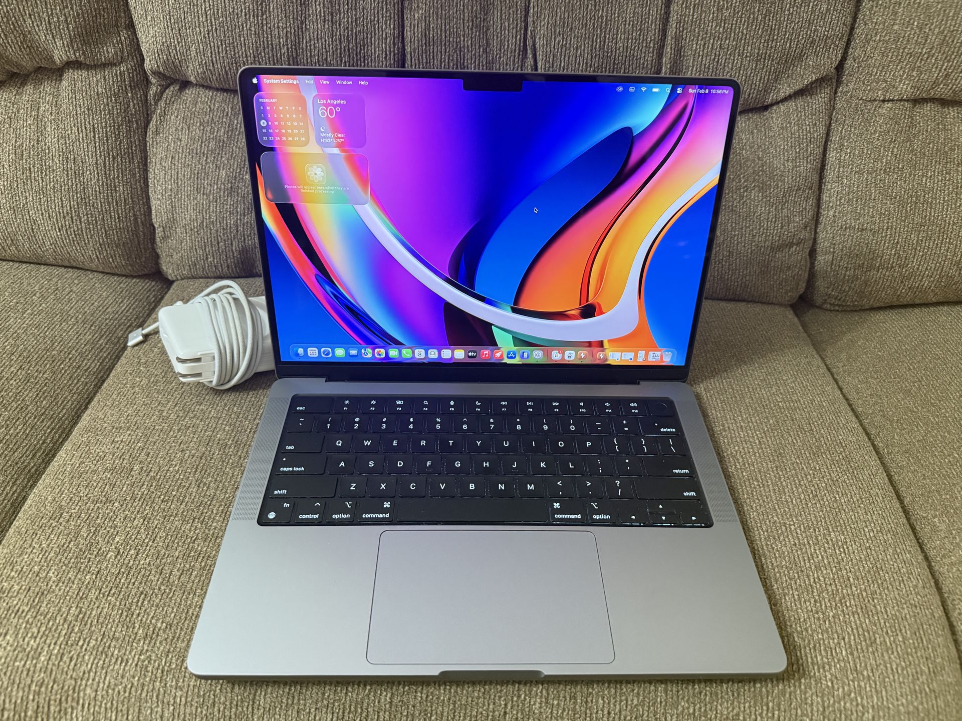 2023 MacBook Pro 14” M2 Pro , 16gb Ram,512GB SSD, Fast