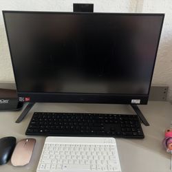 Dell desktop With Keyboards And Mouse’s 