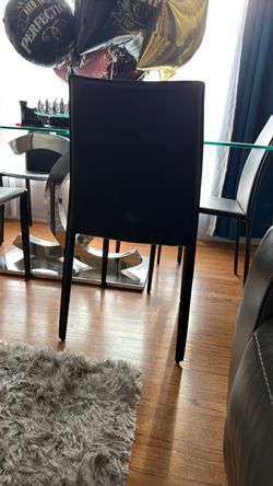 Black dining chair