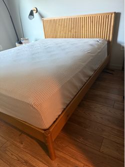 Queen Size Platform Bed