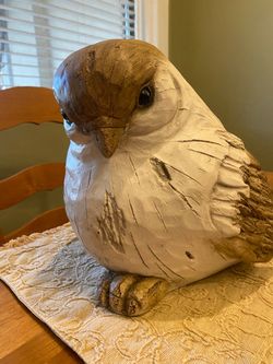 Huge resin “wood look “ bird sculpture. 10 inch tall x 15 long. Cottage / country/ farmhouse.