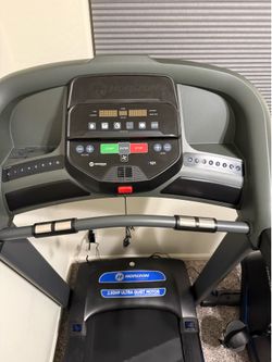 Like new Horizon Treadmill