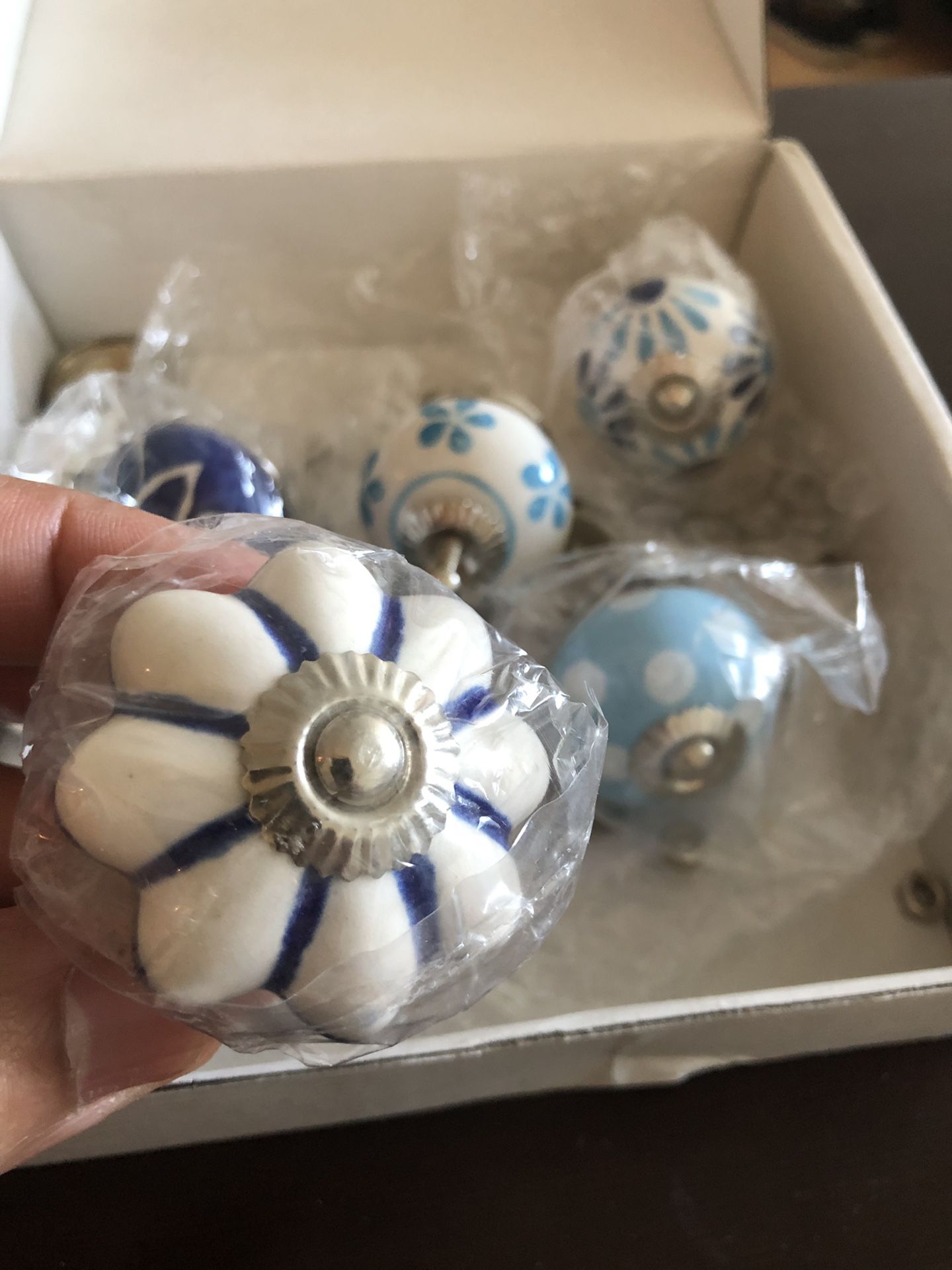 Blue Willow Ceramic Knobs (5)
