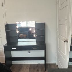 Black Vanity / Makeup Desk With Light 