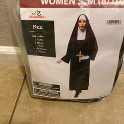 Nun Costume Women’s Size M (8/10)