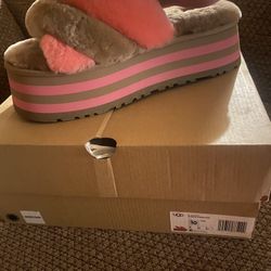 UGG PLATFORM SLIDES