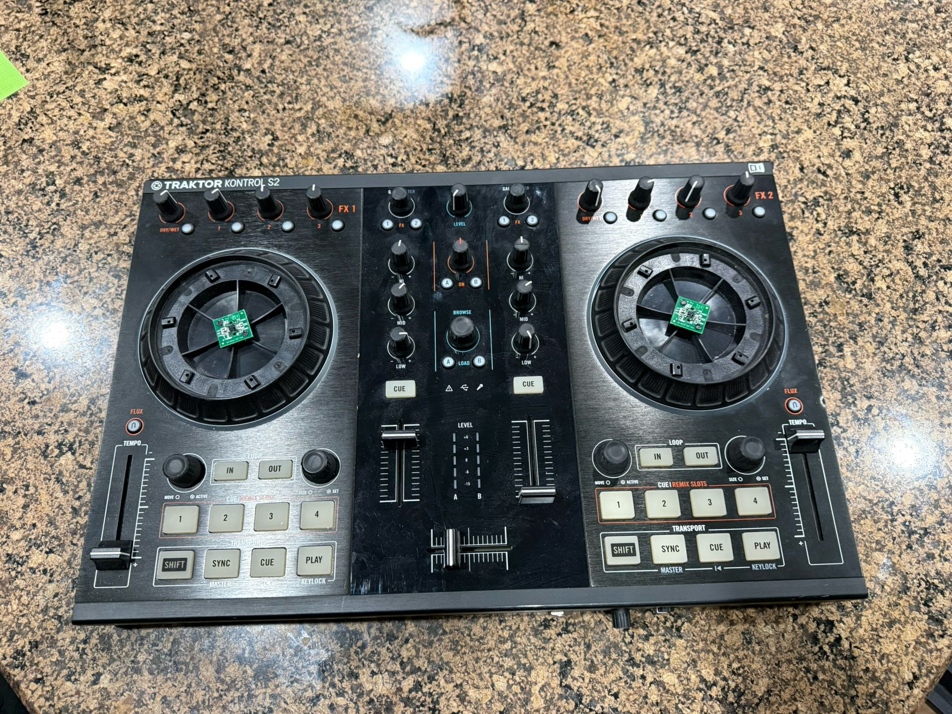 Traktor kontrol s2