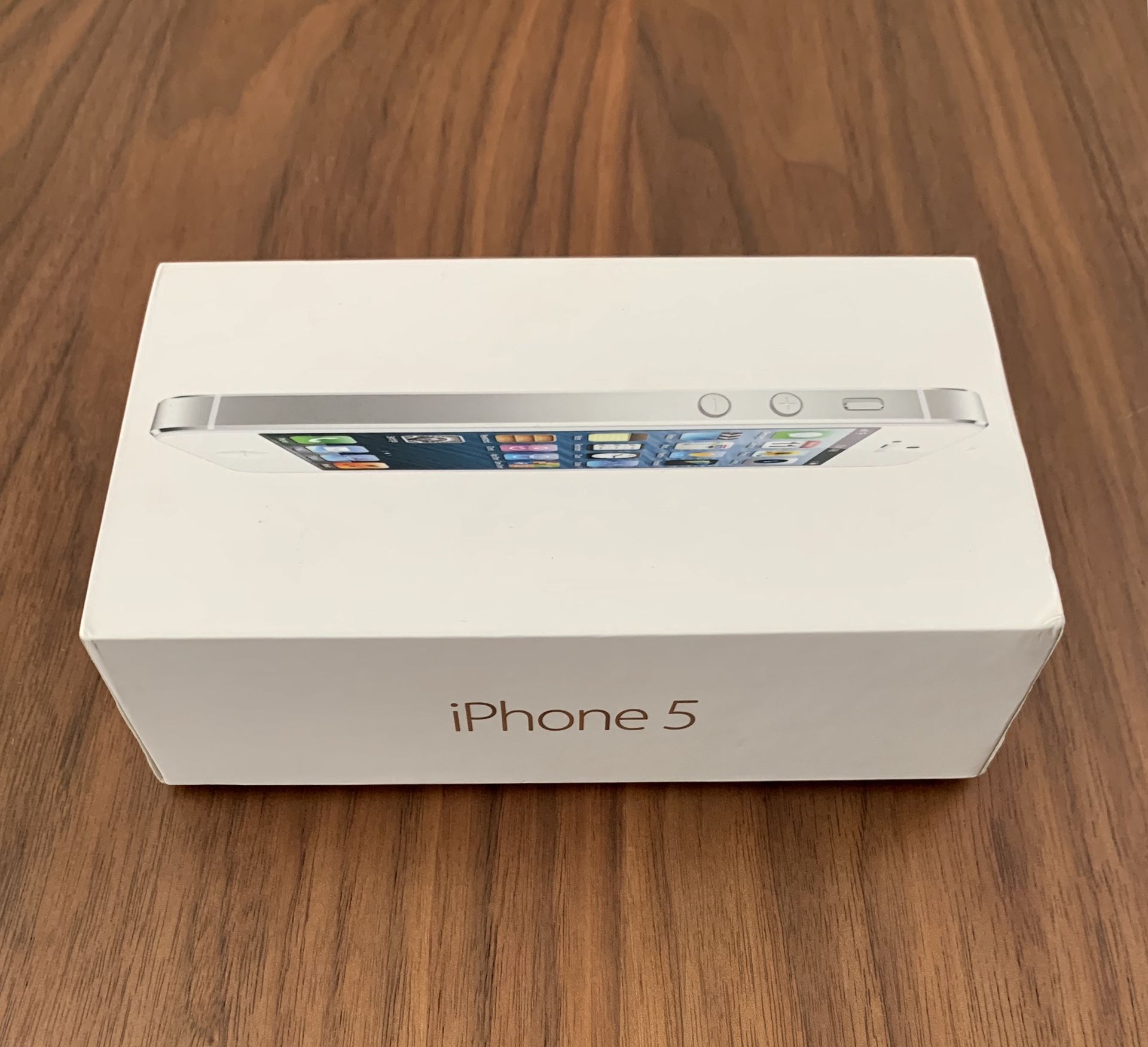 iPhone 5 (white & silver) 16GB