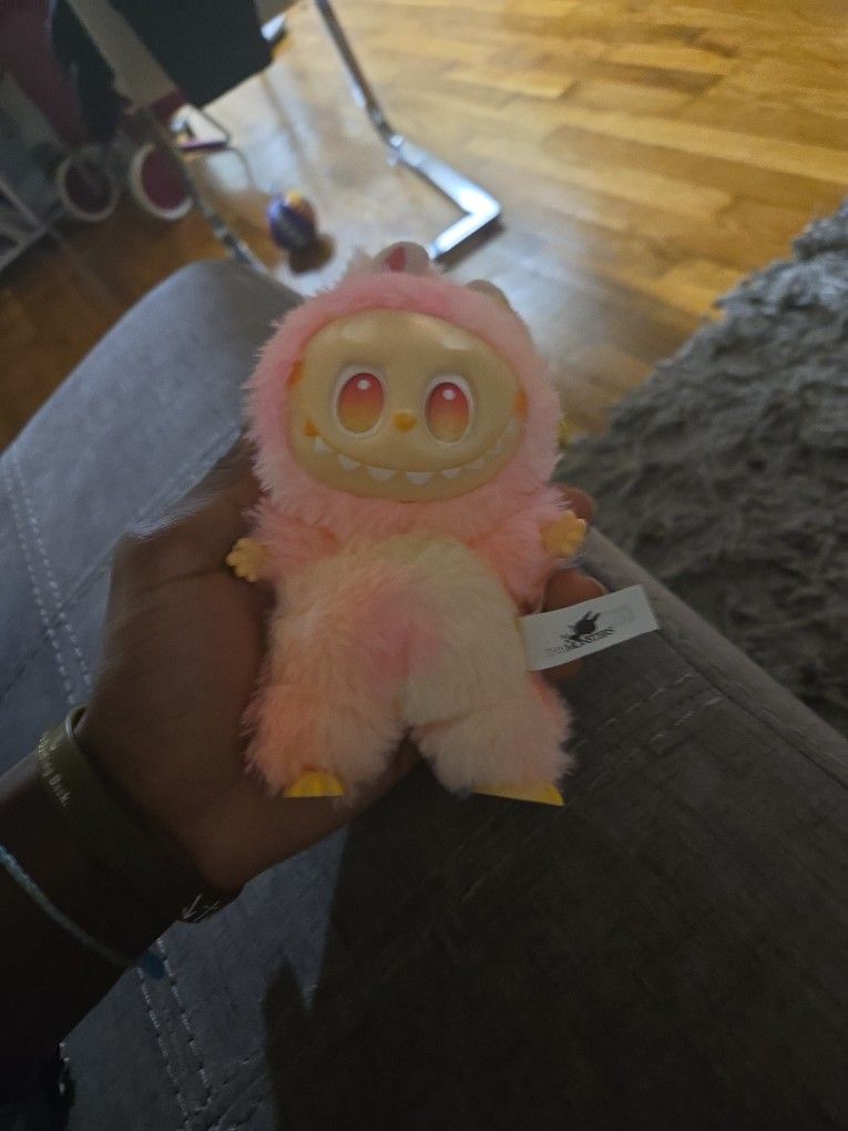 PINK LABUBU