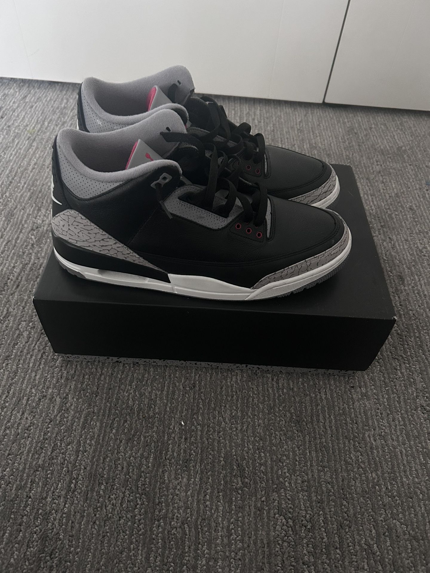 Men’s Jordan 3’s Cement