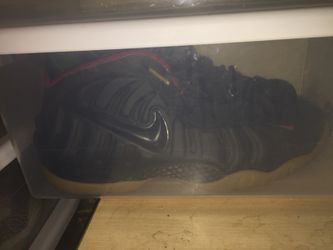 Black Gucci foams size 11.5 9/10 Condition