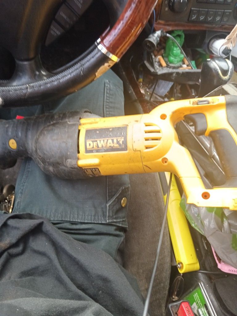 DeWalt 18 Volt Sawz All