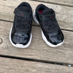 Kids Jordan Shoes Size 9