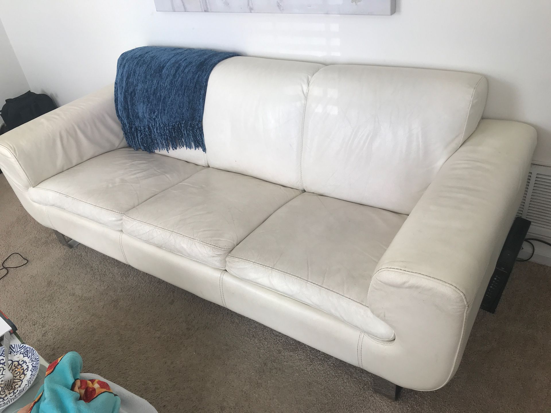 White couch set
