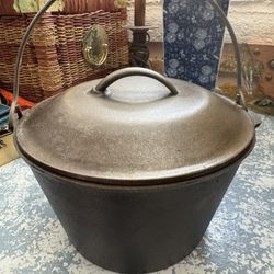 Cast iron Pot With Lid