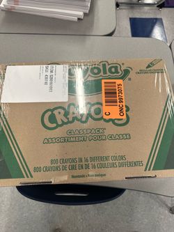 800 Crayola Crayons and 240 Colored Pencils Class Pack