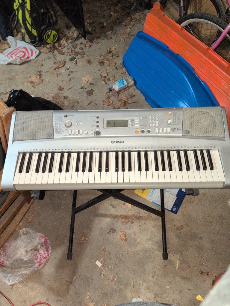 Yamaha Electric Keyboard With Stand And Sustain Pedal