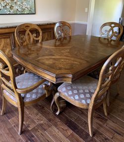 Thomasville 9 Piece Dining Set with Buffet