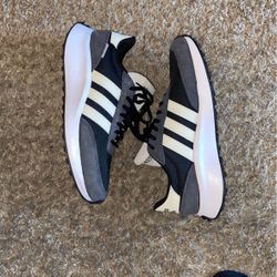 ADIDAS RUN 70s SNEAKERS (BLACK/CREME)