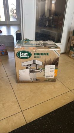 Heavy duty meat grinder