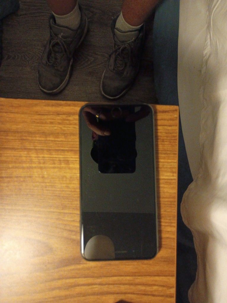 I PHONE 8