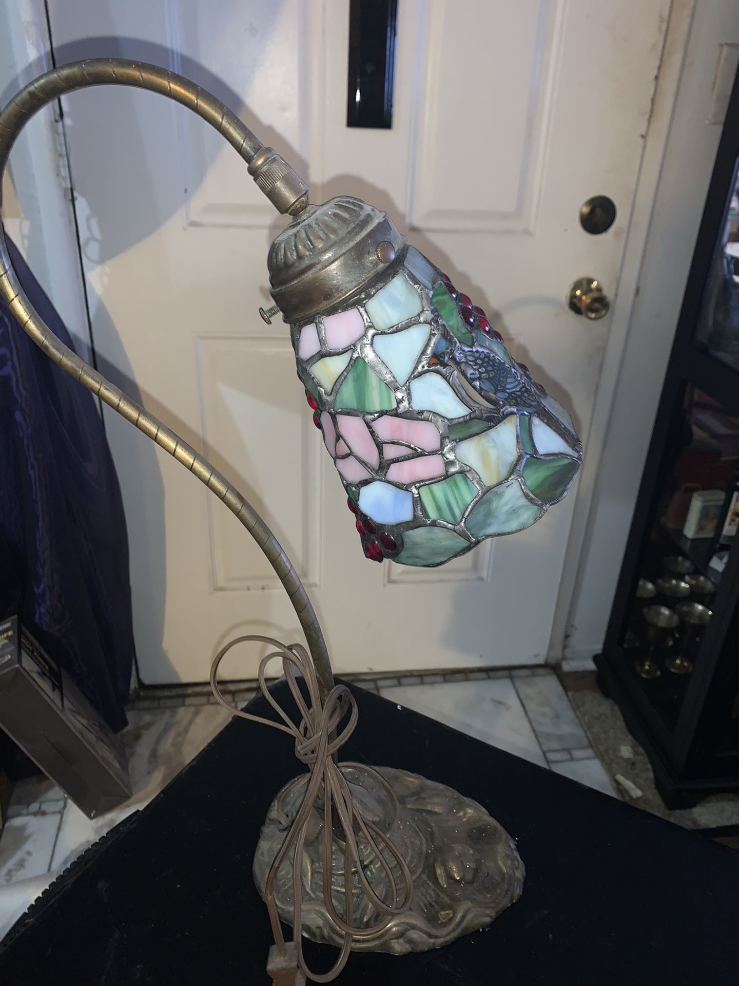 Antique brass desk lamp w/stain glass shade