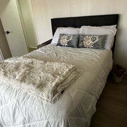 Full Bed With Headrest