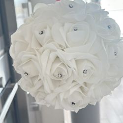 Elegant Hanging Flower Ball Decoration – White with Rhinestones