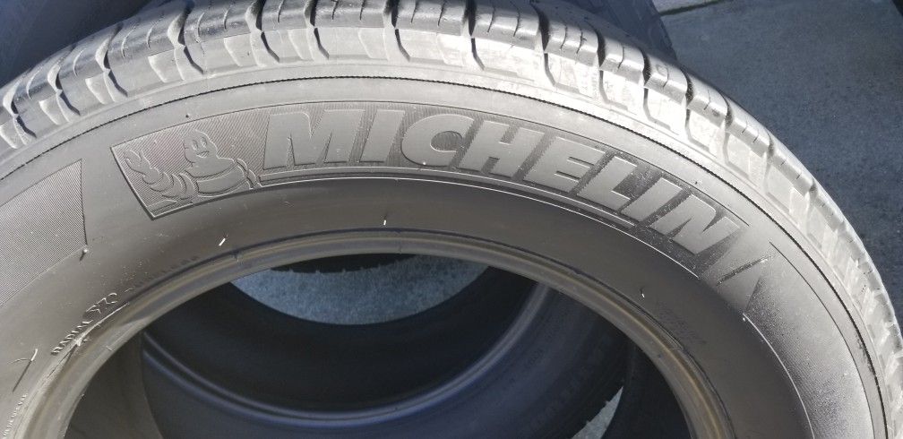 275/55R18 ...Michelin Tires..90% Treads left