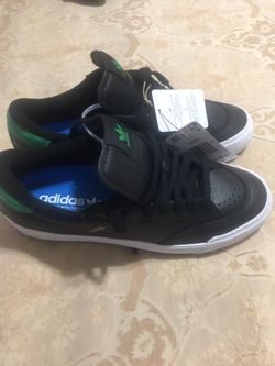 Tenis Nuevos Size 7.5 De Hombre Y8.5 De Mujer Marca Adidas New Never Used No Box No Caja 