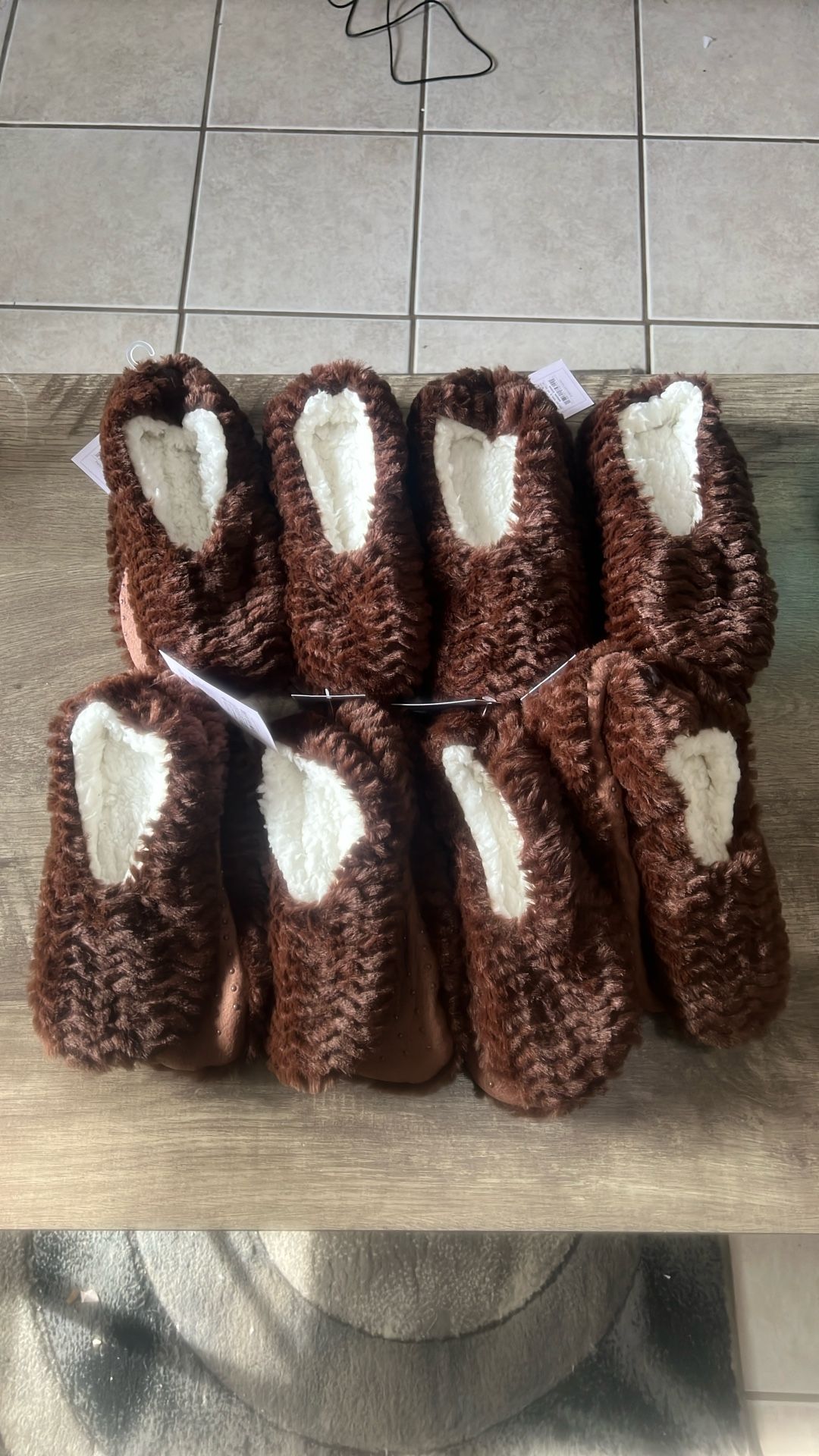 SLIPPERS - Brown