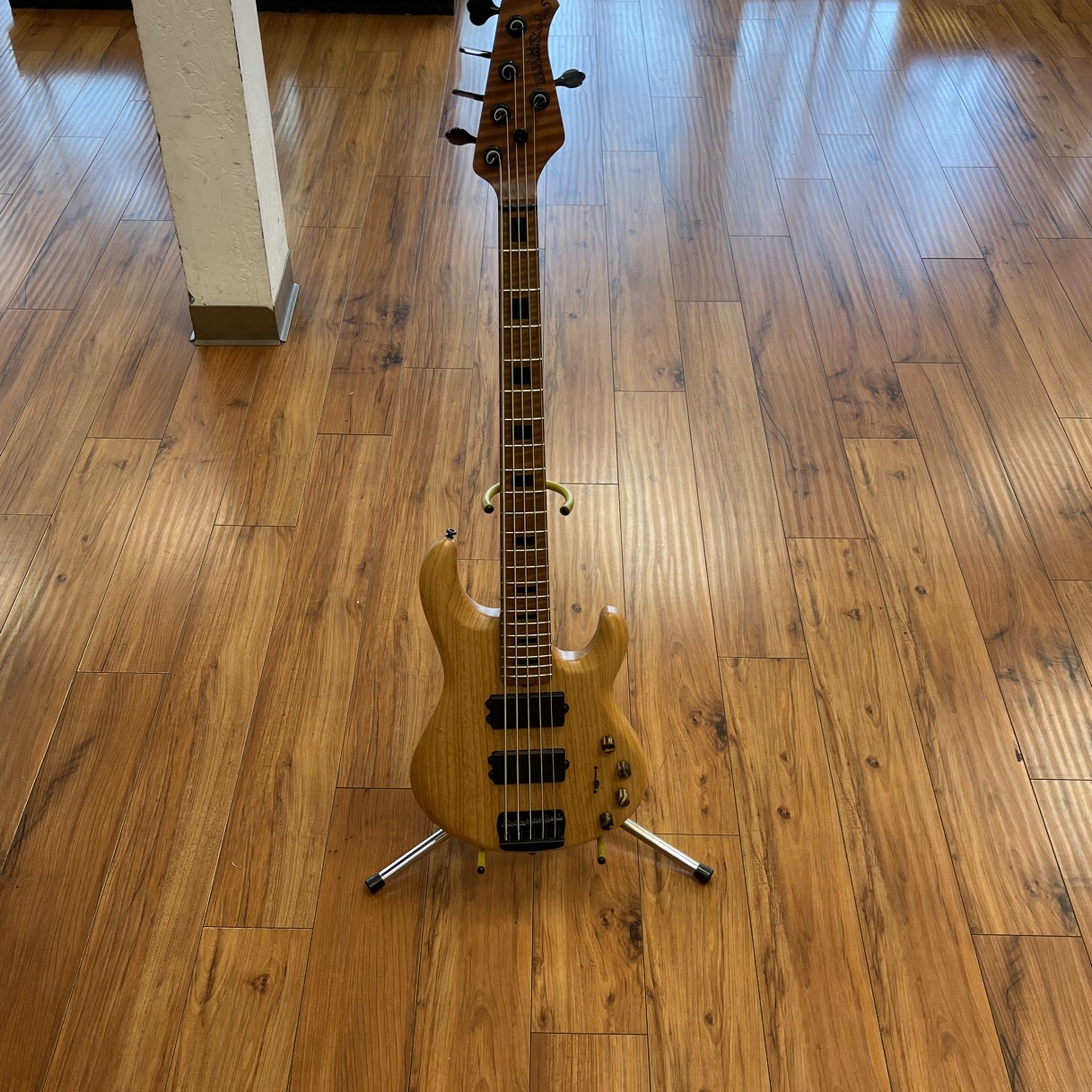 Ernie Ball, Sting Ray 5, With Case, In Great Condition