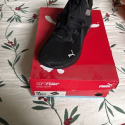 Puma Woman Tennis Shoes Size 9