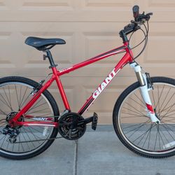 GIANT BOULDER MENS MOUNTAIN BIKE (M).18". Aluminum 21 Speeds Like New With Upgrades👌🏼