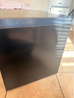 Mini Hisense fridge