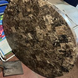 Round Table And 4 Chairs 