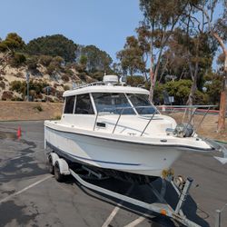 2007 Trophy 2359 Alaska Edition 23’ 