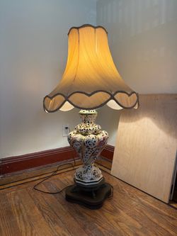 Vintage Italian Capodimonte Porcelain Table Lamp – 38” Tall, Working