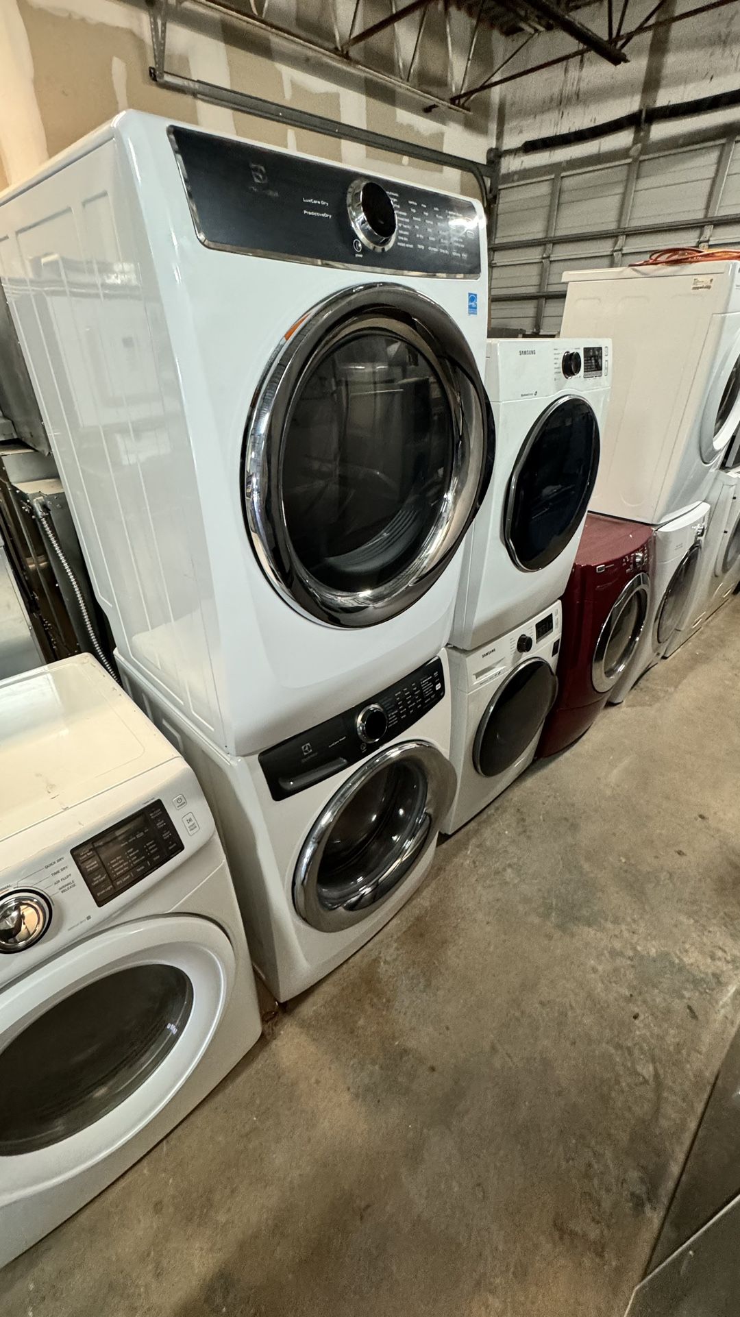 ELECTROLUX WASHER AND DRYER 27”