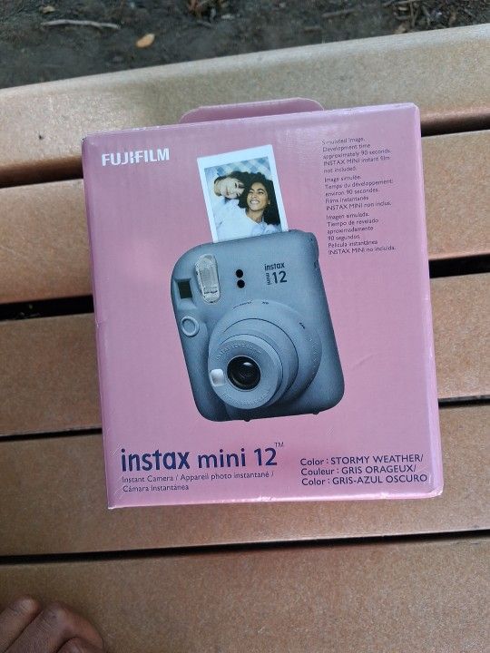 FujiFilm INSTAX MINI 12