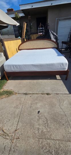 Bed King Size