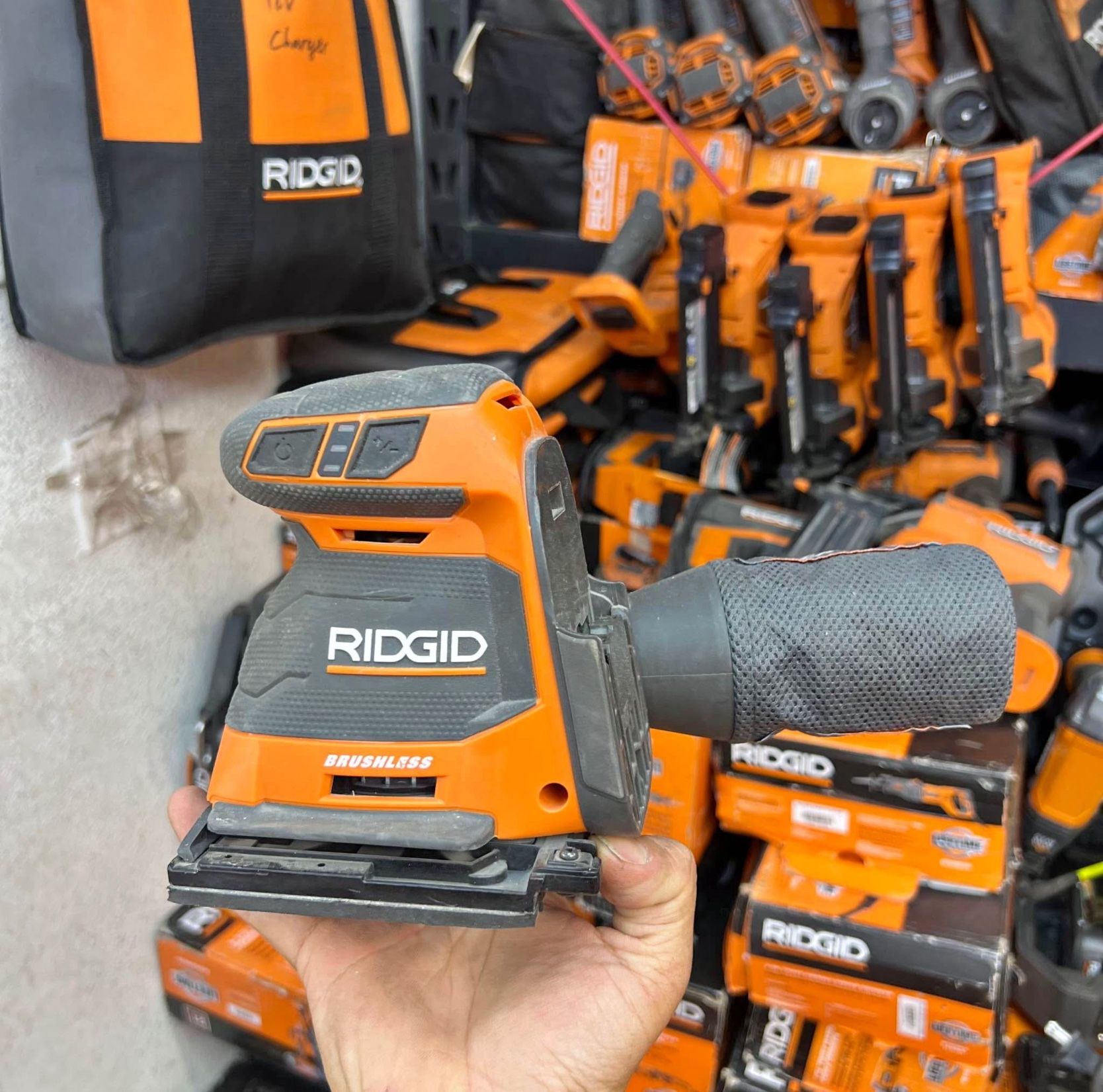 Ridgid 18 V Cordless Square Sander Tool Only 