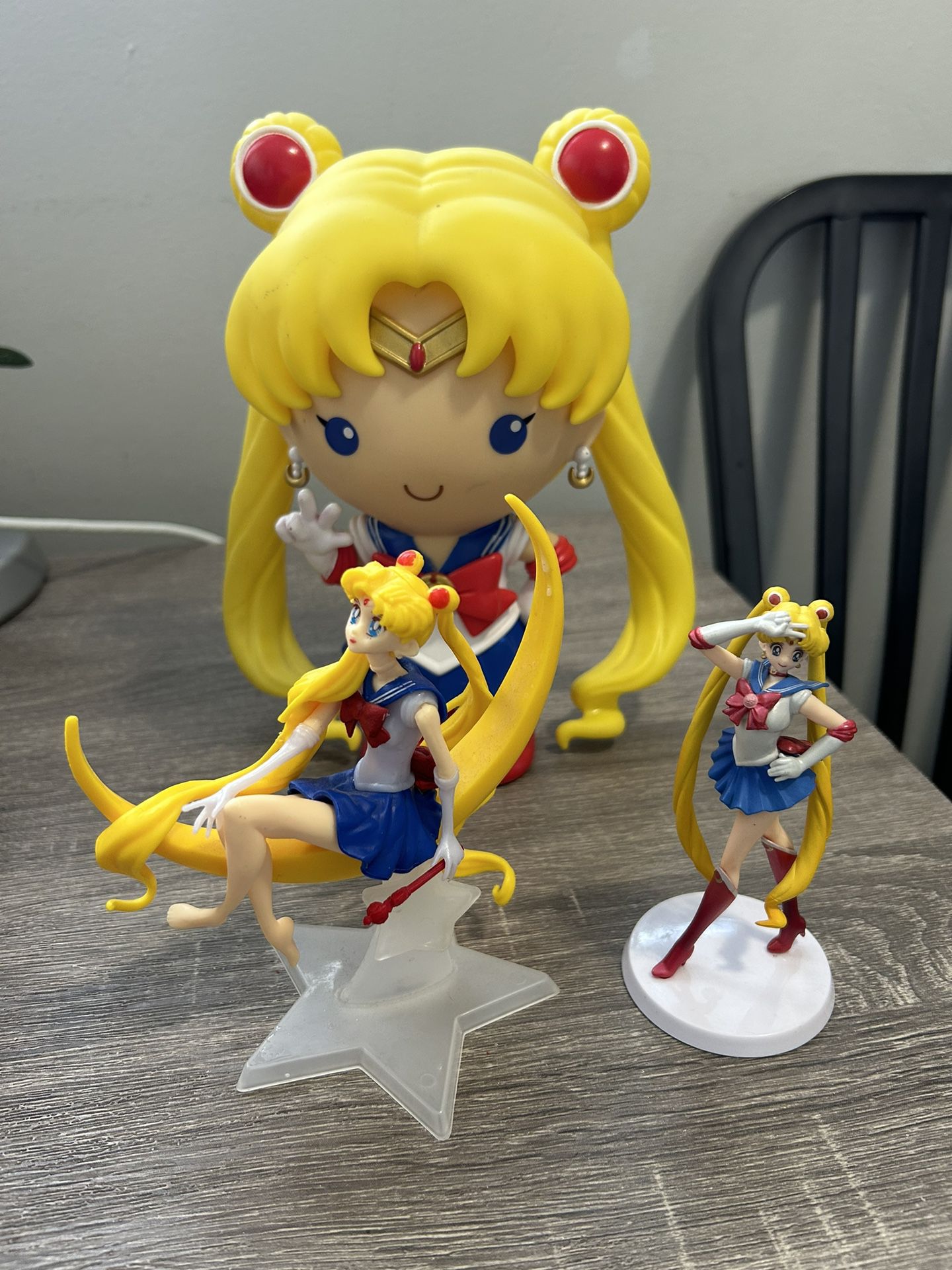 Sailor Moon Piggy Bank & 2 Action Figures 