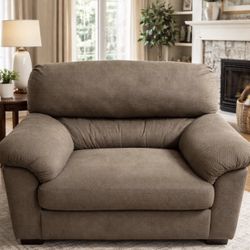 Oversized Comfy Brown Lounge Chair – Excellent Condition – Very Cozy